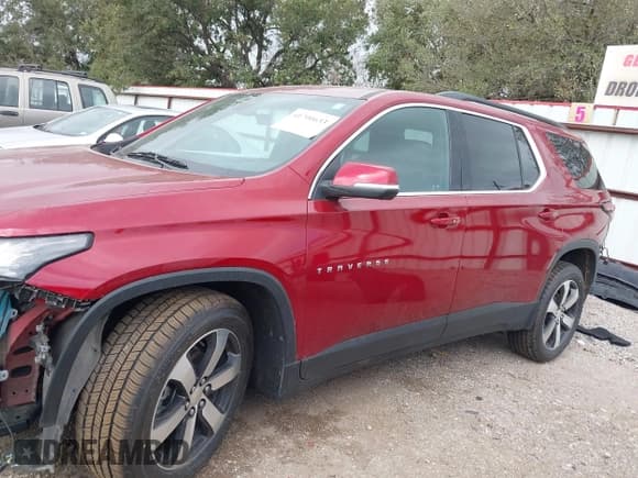 ✅ 2022 Chevrolet Traverse LT • VIN: 1GNERHKWXNJ131456 • Lot: 41700633. Wystawiony na IAAI z przebiegiem 48 952 mil. Bezpłatny archiwum sprzedaży aukcyjnych z USA i szczegółowy raport historii pojazdu na DreamBid. Zdjęcie 15.