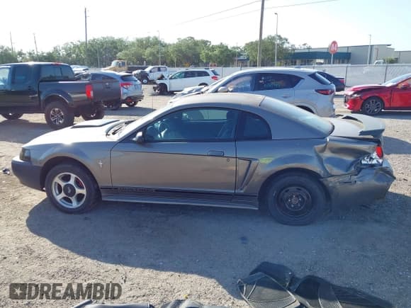 ✅ 2001 Ford Mustang Standard • VIN: 1FAFP40461F264327 • Лот: 42002990. Опубликован ранее на IAAI с пробегом 316 107 миль. Бесплатный доступ к архиву аукционных продаж из США и подробный отчёт об истории автомобиля на DreamBid. Изображение 13.