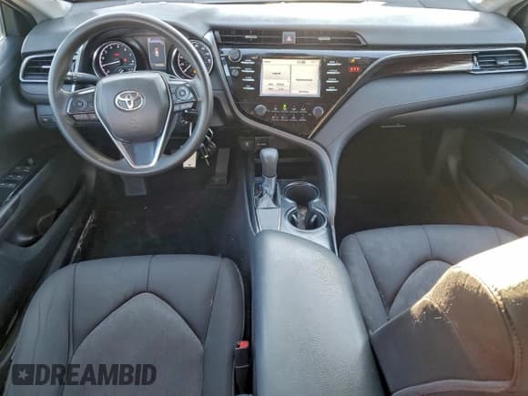 ✅ 2019 Toyota Camry SE • VIN: 4T1B11HK6KU693813 • Лот: 95323075. Опубликован ранее на Copart с пробегом 156 380 миль. Бесплатный доступ к архиву аукционных продаж из США и подробный отчёт об истории автомобиля на DreamBid. Изображение 8.