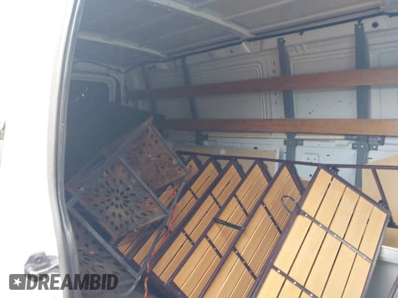 ✅ 2014 Ford Econoline Cargo Commercial • VIN: 1FTNE2EWXEDA19929 • Lot: 42296983. Wystawiony na IAAI z przebiegiem 245 291 mil. Bezpłatny archiwum sprzedaży aukcyjnych z USA i szczegółowy raport historii pojazdu na DreamBid. Zdjęcie 8.