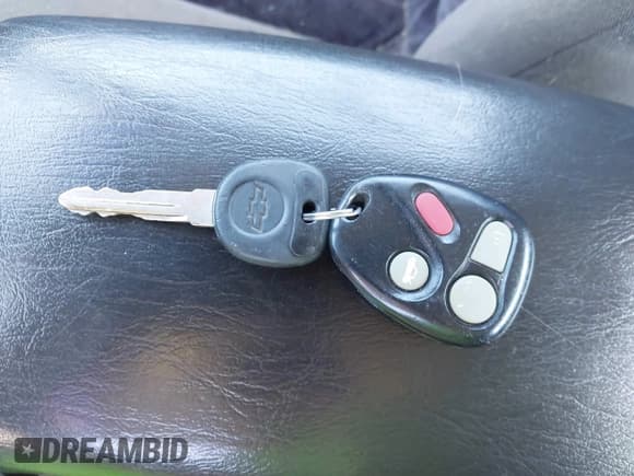 ✅ 2004 Chevrolet Monte Carlo LS • VIN: 2G1WW12E249135136 • Lot: 43163516. Listed on IAAI with 206,325 mi. Free auction sales archive from the USA and detailed vehicle history report at DreamBid. Image 11.