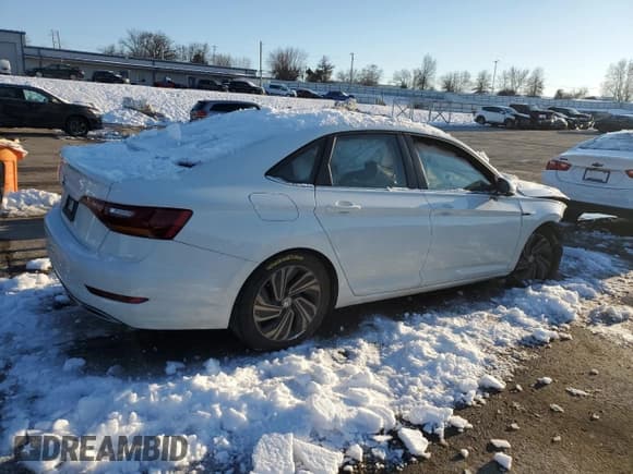 ✅ 2019 Volkswagen Jetta SEL Premium • VIN: 3VWGB7BU5KM255502 • Lot: 88417885. Listed on Copart with 88,674 mi. Free auction sales archive from the USA and detailed vehicle history report at DreamBid. Image 3.