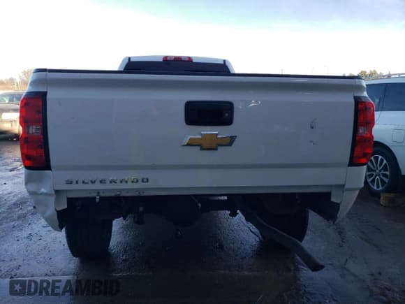 ✅ 2015 Chevrolet Silverado 2500HD • VIN: 1GB2KUEG3FZ536269 • Лот: 42026185. Опубликован ранее на Copart с пробегом 318 394 миль. Бесплатный доступ к архиву аукционных продаж из США и подробный отчёт об истории автомобиля на DreamBid. Изображение 6.