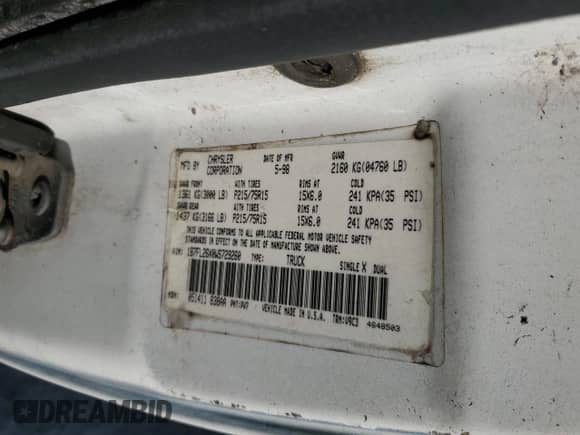 1998 Dodge Dakota SLT z VIN 1B7FL26X0WS729260, wystawiony jako Copart lot #77902074 z przebiegiem Nie podano mil oraz Nie do naprawy • Non repairable. Historia ofert i sprzedaży dostępna na DreamBid. Obrazek 13.