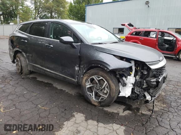 ✅ 2024 Kia Sportage LX • VIN: KNDPUCDFXR7278430 • Lot: 71869375. Listed on Copart with 30,356 mi. Free auction sales archive from the USA and detailed vehicle history report at DreamBid. Image 4.