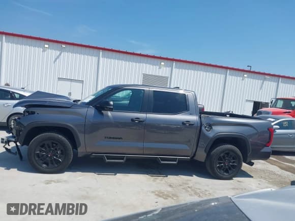 ✅ 2024 Toyota Tundra SR5 • VIN: 5TFLA5DB0RX172133 • Lot: 42835909. Listed on IAAI with 21,370 mi. Free auction sales archive from the USA and detailed vehicle history report at DreamBid. Image 14.