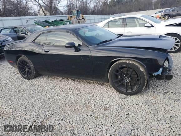 ✅ 2020 Dodge Challenger R/T • VIN: 2C3CDZBT6LH185253 • Lot: 82837033. Listed on Copart with 22,554 mi. Free auction sales archive from the USA and detailed vehicle history report at DreamBid. Image 4.