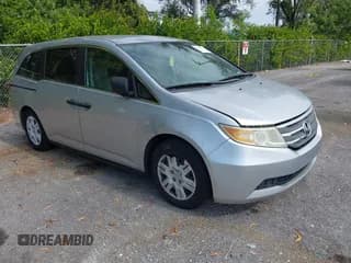 ✅ 2013 Honda Odyssey LX • VIN: 5FNRL5H2XDB001052 • Lot: 43789425. Wystawiony na IAAI z przebiegiem 160 173 mil. Bezpłatny archiwum sprzedaży aukcyjnych z USA i szczegółowy raport historii pojazdu na DreamBid. Zdjęcie 1.