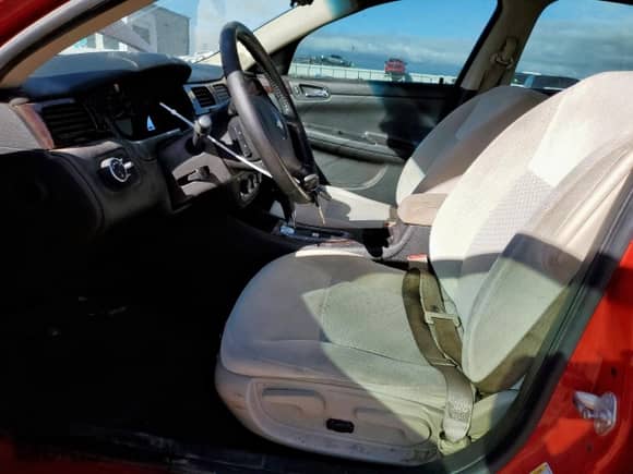 2013 Chevrolet Impala LS z VIN 2G1WA5E38D1184937, wystawiony jako Copart lot #83873895 z przebiegiem 115 049 mil mil oraz Szkoda całkowita • Salvage title. Historia ofert i sprzedaży dostępna na DreamBid. Obrazek 7.