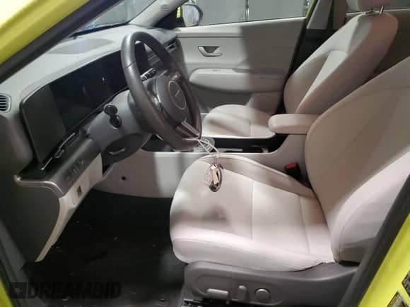 2024 Hyundai Kona SEL с VIN KM8HB3AB1RU137383, выставлен на аукционе Copart как лот 87822525 с пробегом 16 802 миль миль и Чистый • Clean title. История ставок и продаж доступна на DreamBid. Изображение 7.