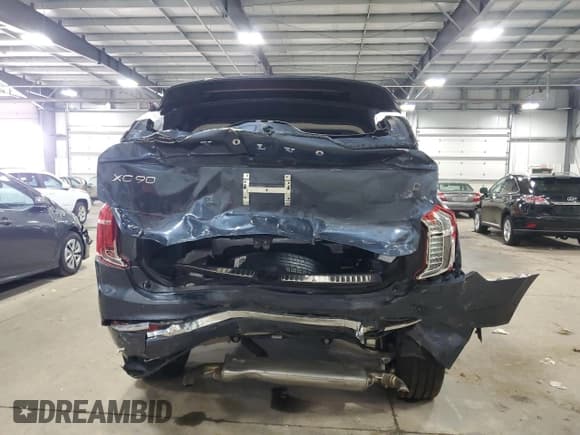 ✅ 2025 Volvo XC90 Plus • VIN: YV4062PE0S1337466 • Lot: 54742925. Wystawiony na Copart z przebiegiem 5 943 mil. Bezpłatny archiwum sprzedaży aukcyjnych z USA i szczegółowy raport historii pojazdu na DreamBid. Zdjęcie 6.