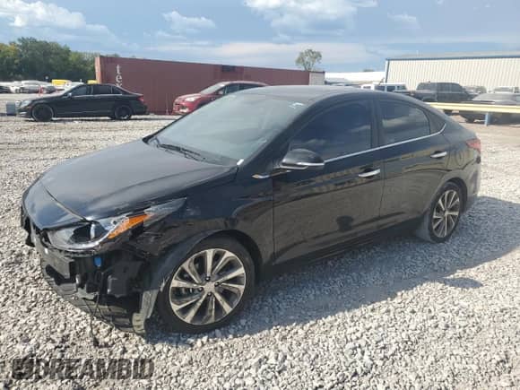 2020 Hyundai Accent Limited z VIN 3KPC34A62LE122384, wystawiony jako Copart lot #68709664 z przebiegiem 84 936 mil mil oraz Szkoda całkowita • Salvage title. Historia ofert i sprzedaży dostępna na DreamBid. Obrazek 1.