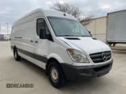 ✅ 2011 Mercedes-Benz Sprinter Cargo • VIN: WD3PE8CB5B5604980 • Lot: 87464074. Wystawiony na Copart z przebiegiem 412 111 mil. Bezpłatny archiwum sprzedaży aukcyjnych z USA i szczegółowy raport historii pojazdu na DreamBid. Zdjęcie 1.