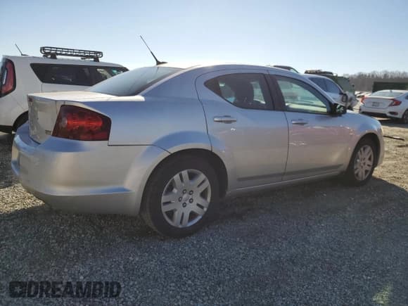 ✅ 2011 Dodge Avenger Express • VIN: 1B3BD4FG7BN509549 • Лот: 87889685. Опубликован ранее на Copart с пробегом 125 559 миль. Бесплатный доступ к архиву аукционных продаж из США и подробный отчёт об истории автомобиля на DreamBid. Изображение 3.