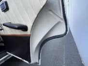 ✅ 1965 Mercedes-Benz 190 • VIN: 11001010128181 • Lot: 94197345. Wystawiony na Copart z przebiegiem 77 434 mil. Bezpłatny archiwum sprzedaży aukcyjnych z USA i szczegółowy raport historii pojazdu na DreamBid. Zdjęcie 14.