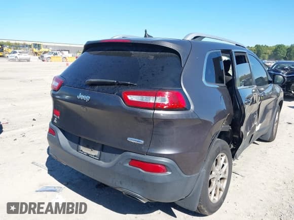 ✅ 2016 Jeep Cherokee Latitude • VIN: 1C4PJMCS8GW331285 • Лот: 43332033. Опубликован ранее на IAAI с пробегом 166 786 миль. Бесплатный доступ к архиву аукционных продаж из США и подробный отчёт об истории автомобиля на DreamBid. Изображение 4.
