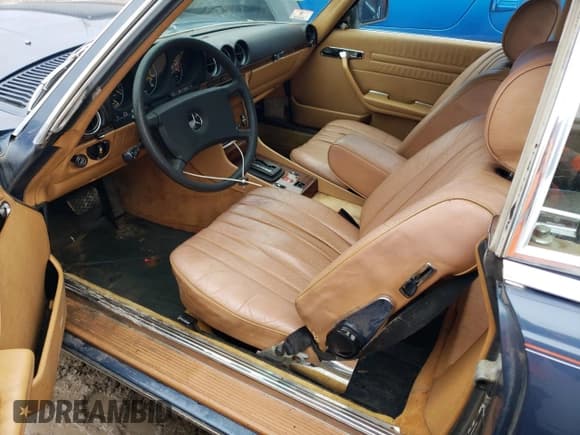 ✅ 1983 Mercedes-Benz 380 SL • VIN: WDBBA45A0DB019574 • Lot: 73357504. Wystawiony na Copart z przebiegiem 56 150 mil. Bezpłatny archiwum sprzedaży aukcyjnych z USA i szczegółowy raport historii pojazdu na DreamBid. Zdjęcie 7.