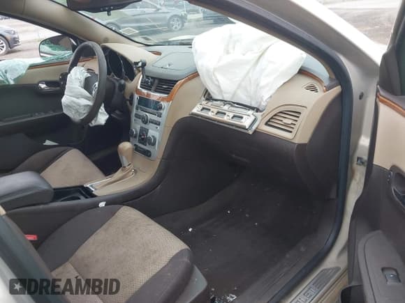 ✅ 2012 Chevrolet Malibu 1LT • VIN: 1G1ZC5E08CF200252 • Lot: 43232998. Wystawiony na IAAI z przebiegiem 176 559 mil. Bezpłatny archiwum sprzedaży aukcyjnych z USA i szczegółowy raport historii pojazdu na DreamBid. Zdjęcie 5.