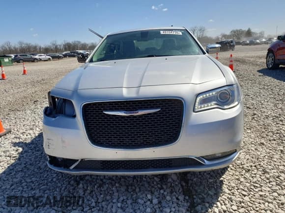 ✅ 2020 Chrysler 300 Limited • VIN: 2C3CCAKG9LH146129 • Lot: 49154735. Listed on Copart with 93,684 mi. Free auction sales archive from the USA and detailed vehicle history report at DreamBid. Image 5.