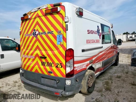 ✅ 2018 Ford Transit • VIN: 1FDYR2CM7JKA80501 • Lot: 54597915. Listed on Copart with 353,695 mi. Free auction sales archive from the USA and detailed vehicle history report at DreamBid. Image 3.