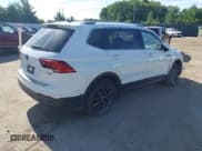 ✅ 2022 Volkswagen Tiguan SE • VIN: 3VV2B7AX8NM099311 • Lot: 43094041. Wystawiony na IAAI z przebiegiem 58 888 mil. Bezpłatny archiwum sprzedaży aukcyjnych z USA i szczegółowy raport historii pojazdu na DreamBid. Zdjęcie 4.