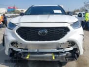 ✅ 2024 Toyota Highlander XLE • VIN: 5TDKDRAH9RS542102 • Лот: 43551204. Опубликован ранее на IAAI с пробегом 17 732 миль. Бесплатный доступ к архиву аукционных продаж из США и подробный отчёт об истории автомобиля на DreamBid. Изображение 13.