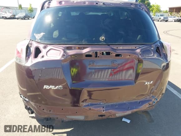 ✅ 2016 Toyota RAV4 XLE • VIN: 2T3WFREV8GW285764 • Lot: 42636559. Wystawiony na IAAI z przebiegiem 96 826 mil. Bezpłatny archiwum sprzedaży aukcyjnych z USA i szczegółowy raport historii pojazdu na DreamBid. Zdjęcie 6.