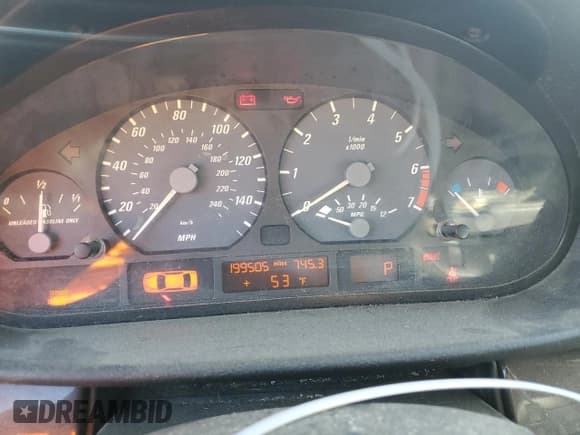 ✅ 2002 BMW 3 Series 325Ci • VIN: WBABS33422PG82327 • Lot: 85927934. Listed on Copart with 199,505 mi. Free auction sales archive from the USA and detailed vehicle history report at DreamBid. Image 9.