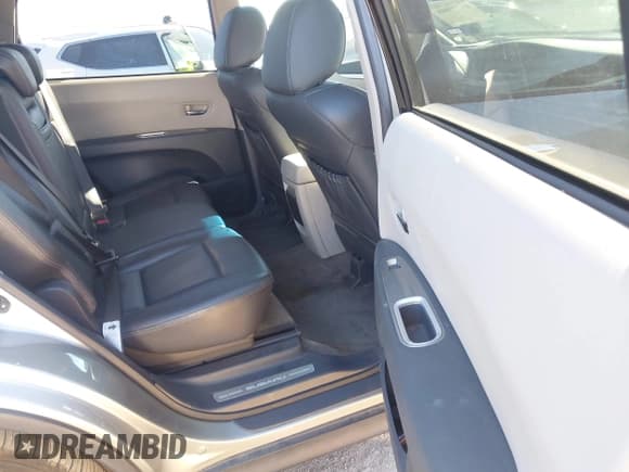 ✅ 2006 Subaru Tribeca Limited • VIN: 4S4WX82CX64427890 • Lot: 43791808. Listed on IAAI with 63,606 mi. Free auction sales archive from the USA and detailed vehicle history report at DreamBid. Image 8.