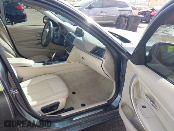 ✅ 2012 BMW 3 Series 328i • VIN: WBA3A5G51CNN65807 • Lot: 43680062. Listed on IAAI with 102,000 mi. Free auction sales archive from the USA and detailed vehicle history report at DreamBid. Image 5.