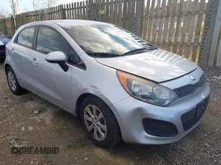 ✅ 2013 Kia Rio LX • VIN: KNADM5A37D6237094 • Lot: 43813057. Wystawiony na IAAI z przebiegiem 162 222 mil. Bezpłatny archiwum sprzedaży aukcyjnych z USA i szczegółowy raport historii pojazdu na DreamBid. Zdjęcie 1.