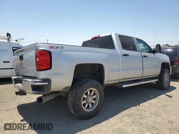 ✅ 2015 Chevrolet Silverado 2500HD LT • VIN: 1GC1KVE8XFF170673 • Lot: 59818525. Listed on Copart with 126,295 mi. Free auction sales archive from the USA and detailed vehicle history report at DreamBid. Image 3.