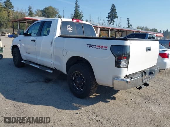 ✅ 2010 Toyota Tundra • VIN: 5TFUW5F18AX130808 • Лот: 43225579. Опубликован ранее на IAAI с пробегом 266 264 миль. Бесплатный доступ к архиву аукционных продаж из США и подробный отчёт об истории автомобиля на DreamBid. Изображение 3.