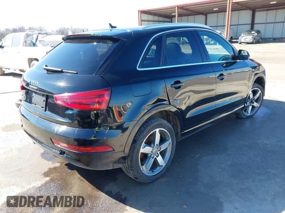 ✅ 2015 Audi Q3 Premium Plus • VIN: WA1BFCFS1FR001660 • Лот: 41640912. Опубликован ранее на IAAI с пробегом 139 515 миль. Бесплатный доступ к архиву аукционных продаж из США и подробный отчёт об истории автомобиля на DreamBid. Изображение 4.
