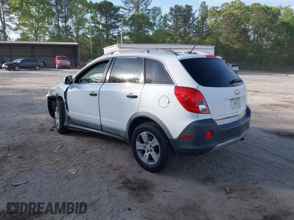 ✅ 2013 Chevrolet Captiva Sport LS • VIN: 3GNFL2EK1DS521001 • Lot: 42072017. Wystawiony na IAAI z przebiegiem 179 435 mil. Bezpłatny archiwum sprzedaży aukcyjnych z USA i szczegółowy raport historii pojazdu na DreamBid. Zdjęcie 3.