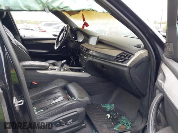 ✅ 2015 BMW X5 xDrive35i • VIN: 5UXKR0C52F0K62356 • Lot: 43402429. Wystawiony na IAAI z przebiegiem Nie podano. Bezpłatny archiwum sprzedaży aukcyjnych z USA i szczegółowy raport historii pojazdu na DreamBid. Zdjęcie 5.