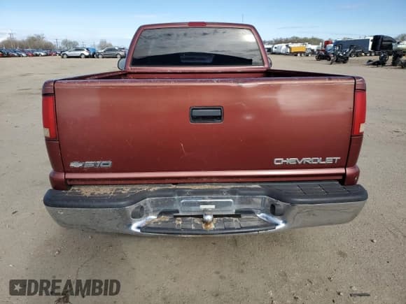 ✅ 1998 Chevrolet S-10 LS • VIN: 1GCCS1442WK247348 • Лот: 51708985. Опубликован ранее на Copart с пробегом 185 239 миль. Бесплатный доступ к архиву аукционных продаж из США и подробный отчёт об истории автомобиля на DreamBid. Изображение 6.