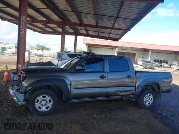 ✅ 2011 Toyota Tacoma • VIN: 5TFJX4CN2BX006035 • Лот: 41789171. Опубликован ранее на IAAI с пробегом 247 222 миль. Бесплатный доступ к архиву аукционных продаж из США и подробный отчёт об истории автомобиля на DreamBid. Изображение 14.