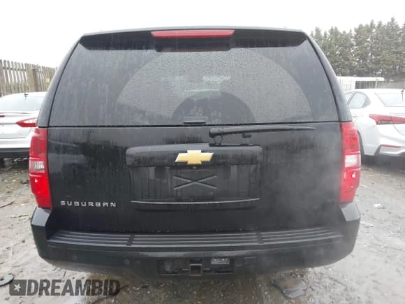 ✅ 2013 Chevrolet Suburban LT • VIN: 1GNSKJE75DR253466 • Лот: 43835635. Опубликован ранее на IAAI с пробегом 339 418 миль. Бесплатный доступ к архиву аукционных продаж из США и подробный отчёт об истории автомобиля на DreamBid. Изображение 16.