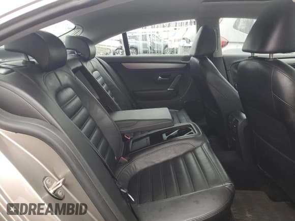 ✅ 2009 Volkswagen CC 4Motion • VIN: WVWGU73C19E526431 • Лот: 69520435. Опубликован ранее на Copart с пробегом 175 939 миль. Бесплатный доступ к архиву аукционных продаж из США и подробный отчёт об истории автомобиля на DreamBid. Изображение 10.