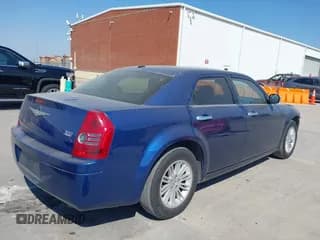 ✅ 2010 Chrysler 300 Touring • VIN: 2C3CA5CV3AH306917 • Лот: 43453545. Опубликован ранее на IAAI с пробегом 204 061 миль. Бесплатный доступ к архиву аукционных продаж из США и подробный отчёт об истории автомобиля на DreamBid. Изображение 4.