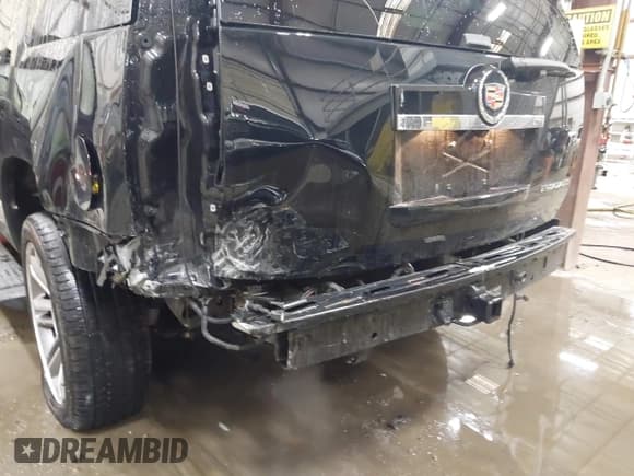 ✅ 2014 Cadillac Escalade Premium • VIN: 1GYS4CEF8ER203503 • Lot: 41612152. Listed on IAAI with 5,481 mi. Free auction sales archive from the USA and detailed vehicle history report at DreamBid. Image 6.