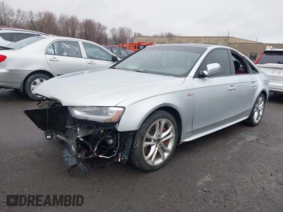 ✅ 2013 Audi S4 Premium Plus • VIN: WAUBGAFL8DA096954 • Lot: 42016251. Wystawiony na IAAI z przebiegiem 131 776 mil. Bezpłatny archiwum sprzedaży aukcyjnych z USA i szczegółowy raport historii pojazdu na DreamBid. Zdjęcie 17.