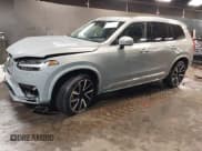 ✅ 2024 Volvo XC90 Plus Bright Theme • VIN: YV4062PE3R1190313 • Lot: 41515224. Wystawiony na IAAI z przebiegiem 7 630 mil. Bezpłatny archiwum sprzedaży aukcyjnych z USA i szczegółowy raport historii pojazdu na DreamBid. Zdjęcie 2.