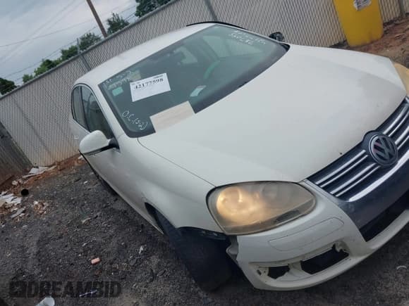 ✅ 2006 Volkswagen Jetta 2.5L • VIN: 3VWRF71K76M787045 • Lot: 42177598. Wystawiony na IAAI z przebiegiem 275 169 mil. Bezpłatny archiwum sprzedaży aukcyjnych z USA i szczegółowy raport historii pojazdu na DreamBid. Zdjęcie 1.