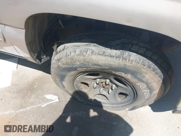 ✅ 2004 Chevrolet Suburban LT • VIN: 1GNFK16Z24J154314 • Lot: 42462404. Listed on IAAI with 275,938 mi. Free auction sales archive from the USA and detailed vehicle history report at DreamBid. Image 13.