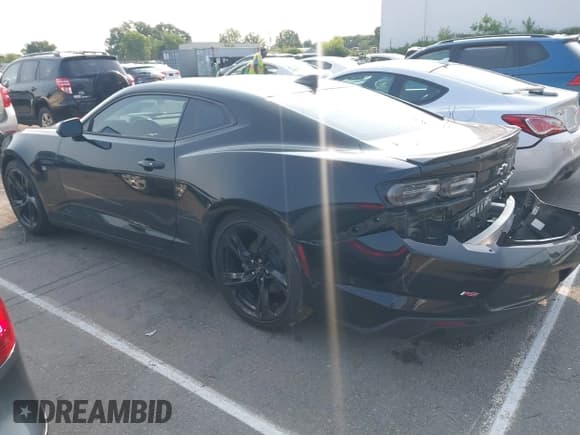 ✅ 2020 Chevrolet Camaro 1LT • VIN: 1G1FB1RS6L0103886 • Лот: 42402884. Опубликован ранее на IAAI с пробегом 61 304 миль. Бесплатный доступ к архиву аукционных продаж из США и подробный отчёт об истории автомобиля на DreamBid. Изображение 3.