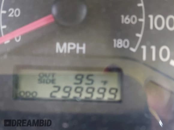 ✅ 2005 Toyota Corolla CE • VIN: JTDBR32E250055971 • Lot: 42660536. Listed on IAAI with 299,999 mi. Free auction sales archive from the USA and detailed vehicle history report at DreamBid. Image 15.