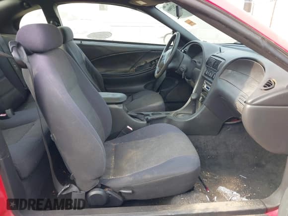 ✅ 2003 Ford Mustang Standard • VIN: 1FAFP40403F411552 • Lot: 42829909. Wystawiony na IAAI z przebiegiem 217 558 mil. Bezpłatny archiwum sprzedaży aukcyjnych z USA i szczegółowy raport historii pojazdu na DreamBid. Zdjęcie 5.