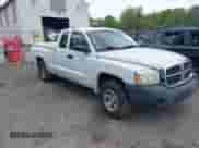 2007 Dodge Dakota ST с VIN 1D7HW22K07S202496, выставлен на аукционе IAAI как лот 42319252 с пробегом 124 696 миль миль и . История ставок и продаж доступна на DreamBid. Изображение 1.